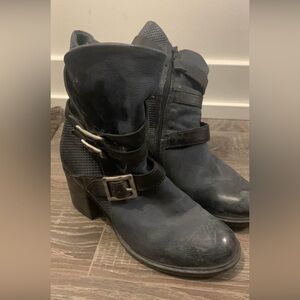 Miz Mooz leather booties navy size 6